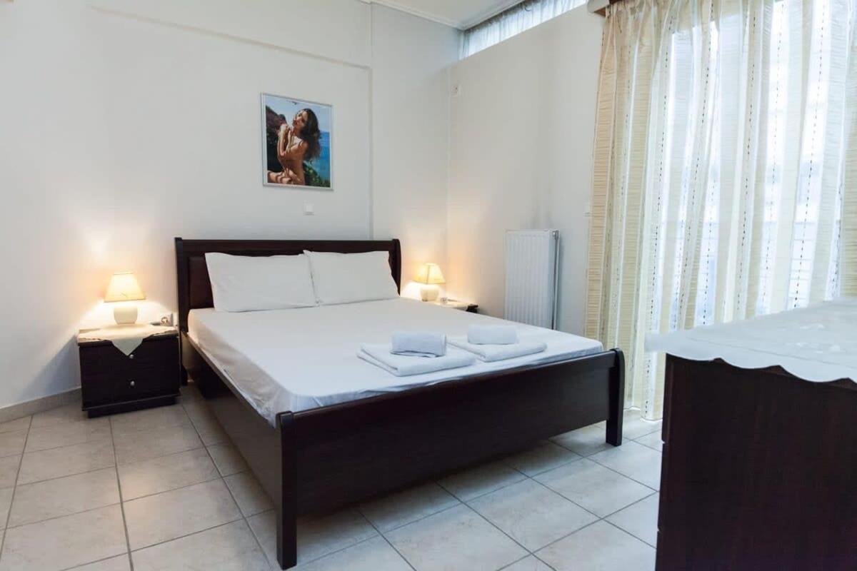 Scenic Balcony Apt In Vibrant Petralona アテネ エクステリア 写真