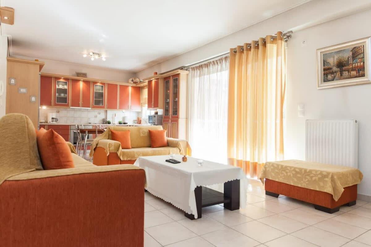 Scenic Balcony Apt In Vibrant Petralona アテネ エクステリア 写真