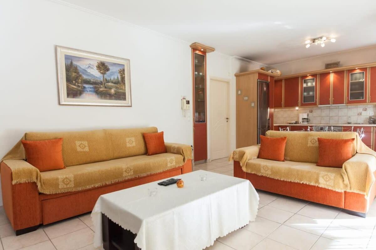 Scenic Balcony Apt In Vibrant Petralona アテネ エクステリア 写真
